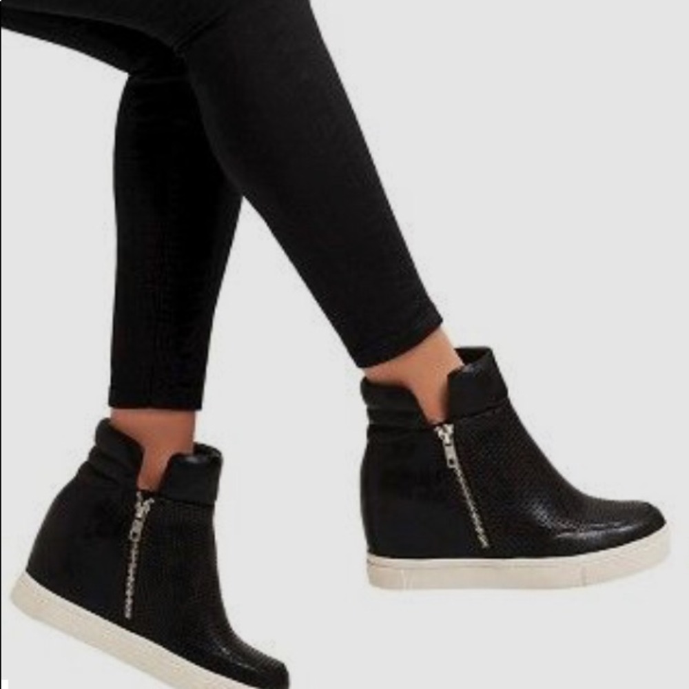 Mossimo wedge sneaker black
